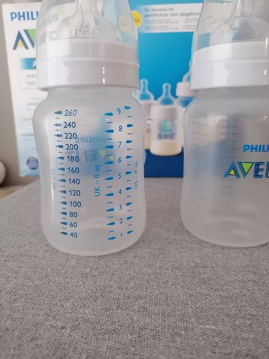 Шишета Авент и четка за миене