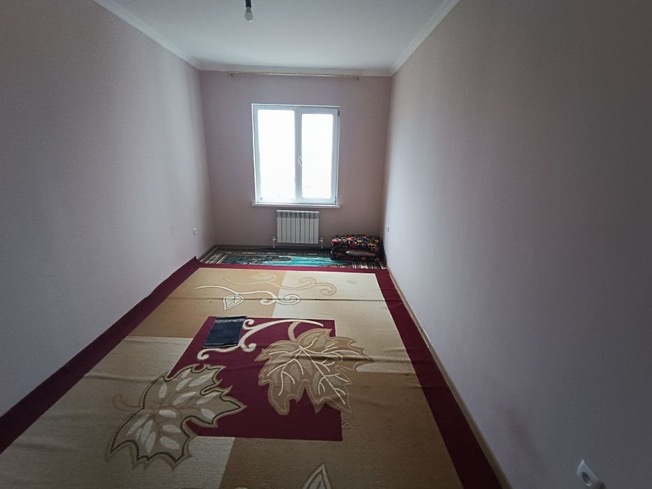 Motrid qorasuvda 2 xonali dom sotiladi