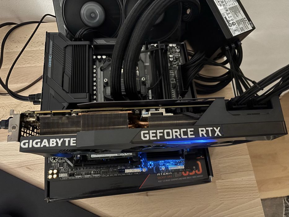 Placa Video RTX 3090 gIgiabyte eagle OC 24 Gb VRAM