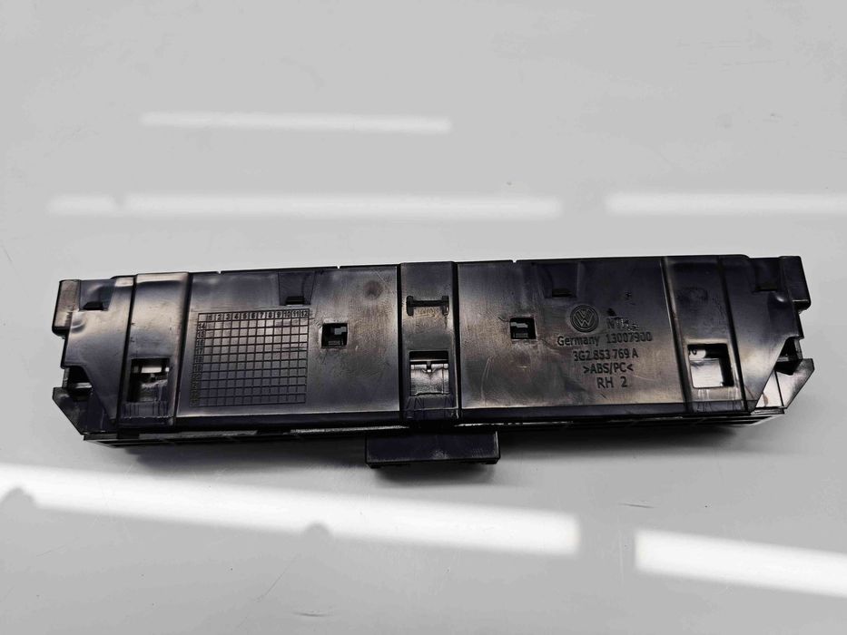 Buton avarii Volkswagen Passat B8 (3G2) [Fabr 2015-prezent] 3G2853769