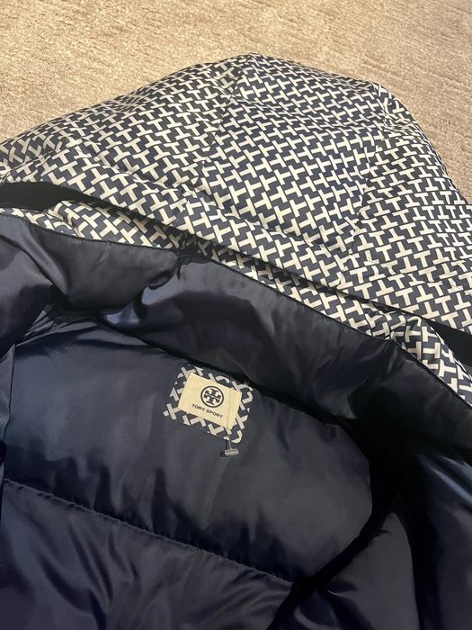 Tory Burch noua cu eticheta