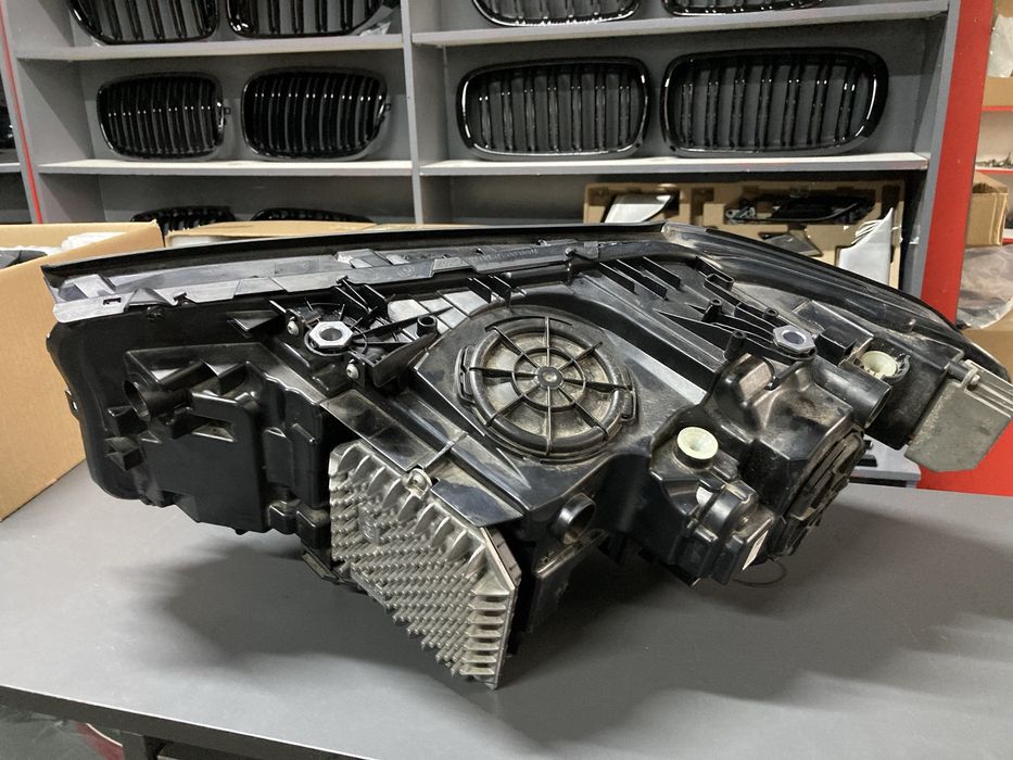 Фары оригинальные Bmw g30 adaptive led