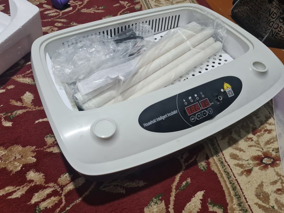 Inkubator yangi sotiladi