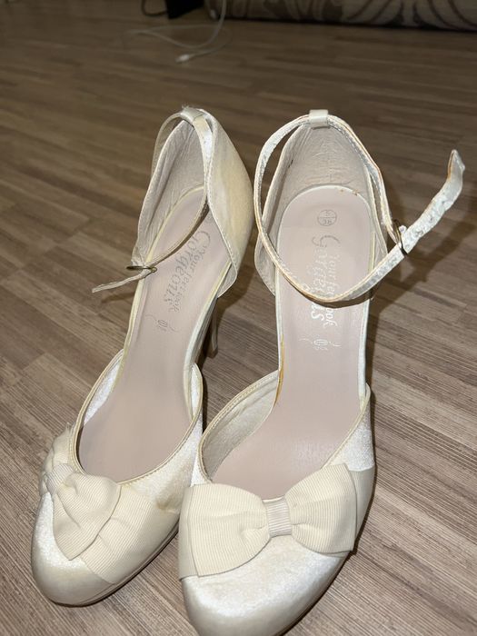 Продам Свадебные туфли