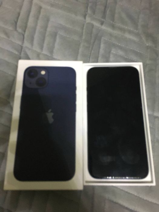 СРОЧНО продам Айфон 13