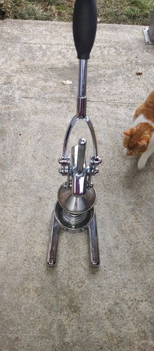 Storcător de fructe manual