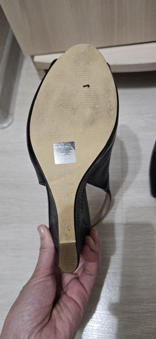 Продам босоножки