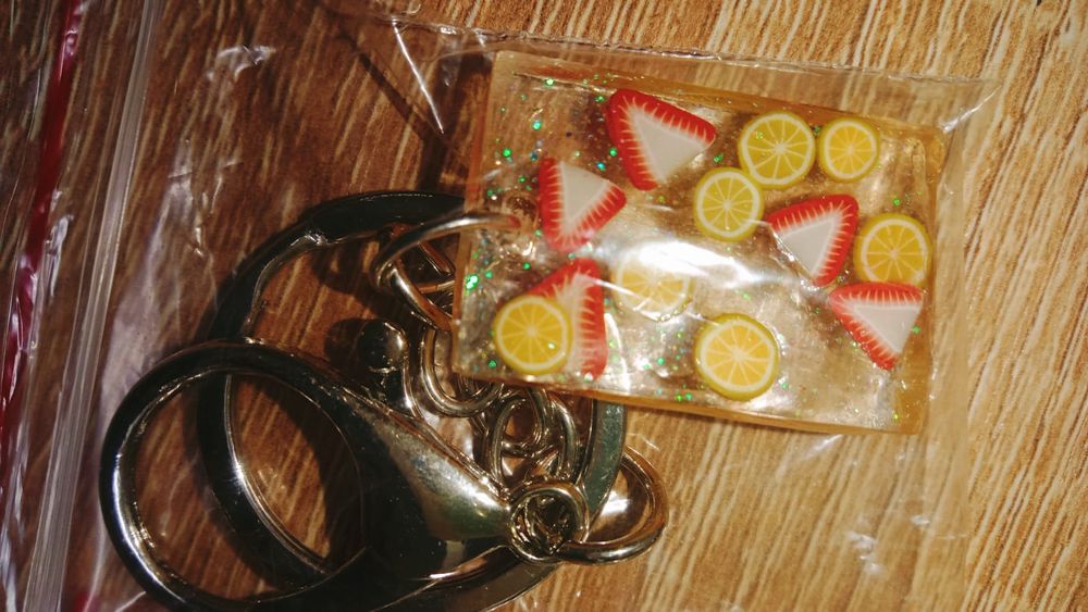 Продам брелки,серьги,кулон