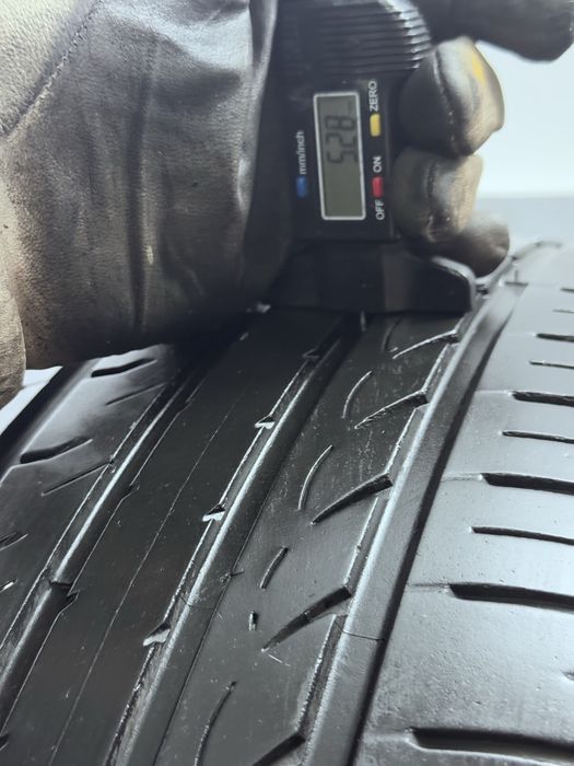 -215/55R17 doua anvelope vara 5.4mm