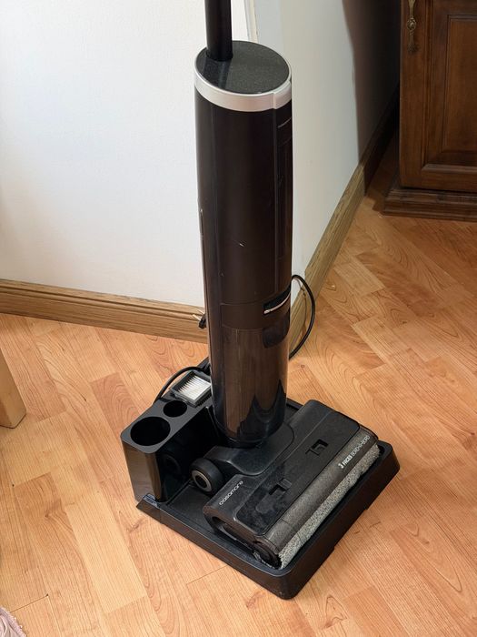 Моющий вертикальный пылесос