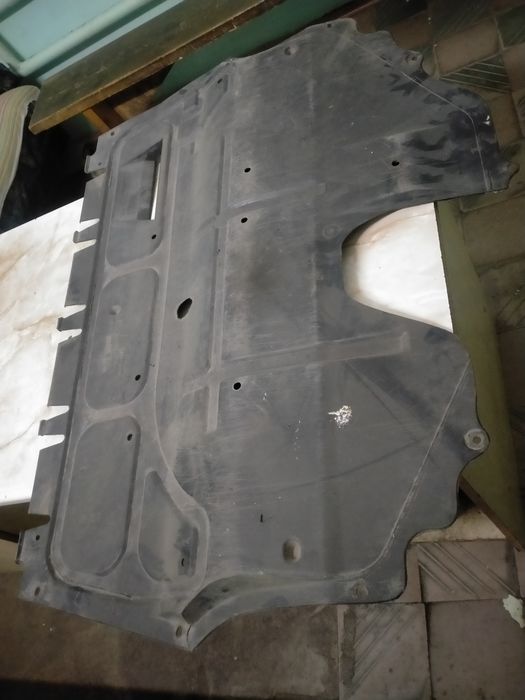 Продам защиту двигателя Шкода Рапид