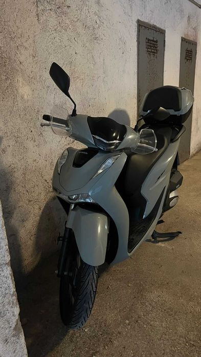 Scuter Honda SH 125 Sport an 2024 - 11500km sau schimb cu ATV
