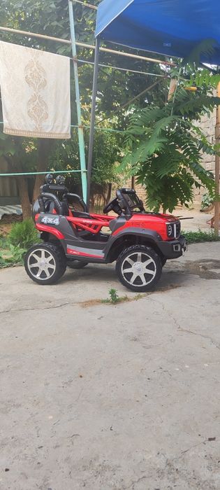 Детский электромобиль