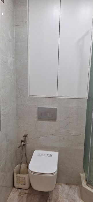 Сантехник,кафель