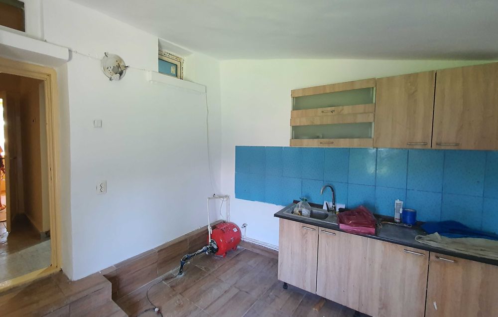 Casa decomandata 3 camere - Oras Racari, Dambovita