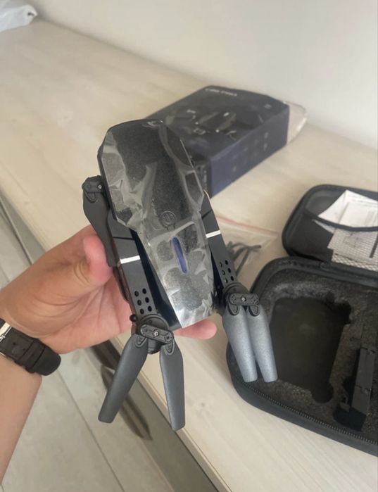 Drona cu camera video E88 Pro