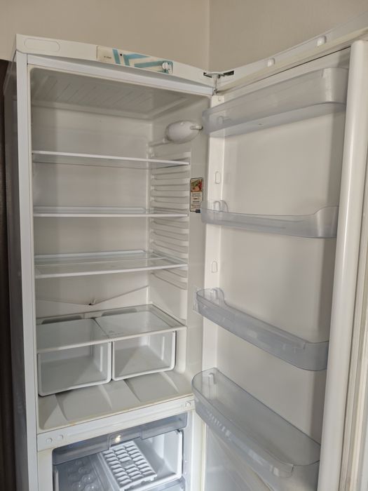 Продам холодильник Indesit, г. Алматы