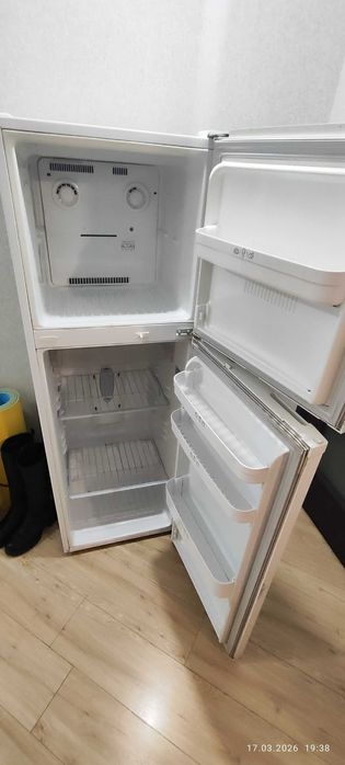 Холодильник-морозильник expresscool LG (старый)