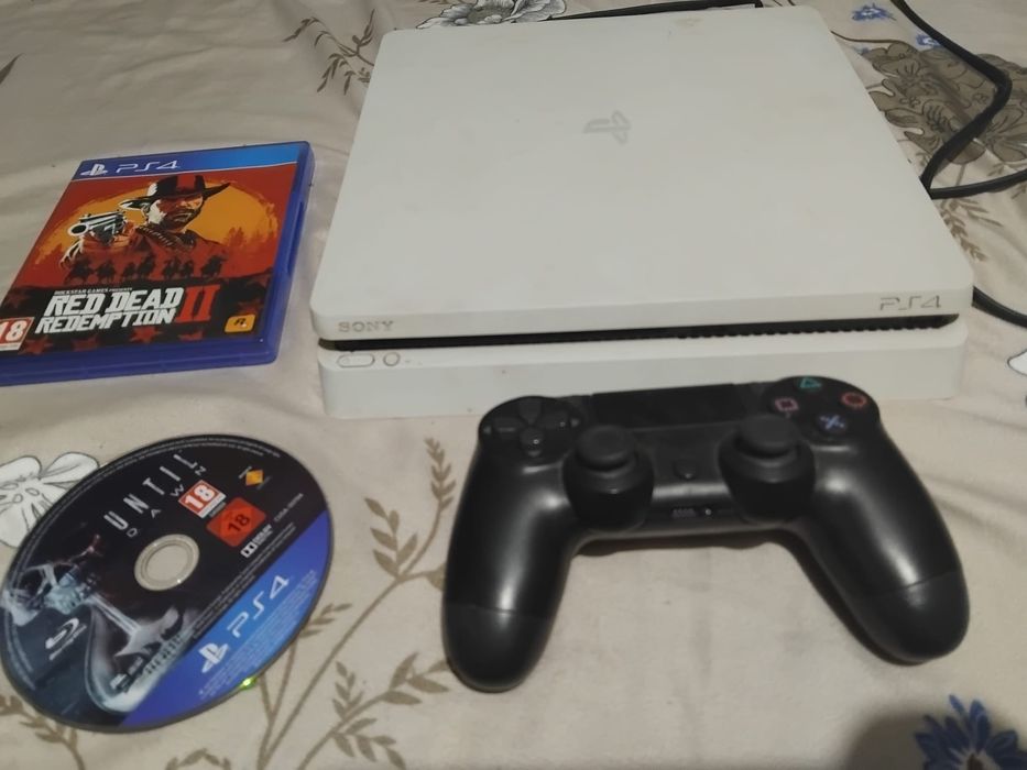 Vand ps4 slim 500gb white un controller functional si until dawn,red dead redemption 2 si mai are instalat din store gta v si police simulator