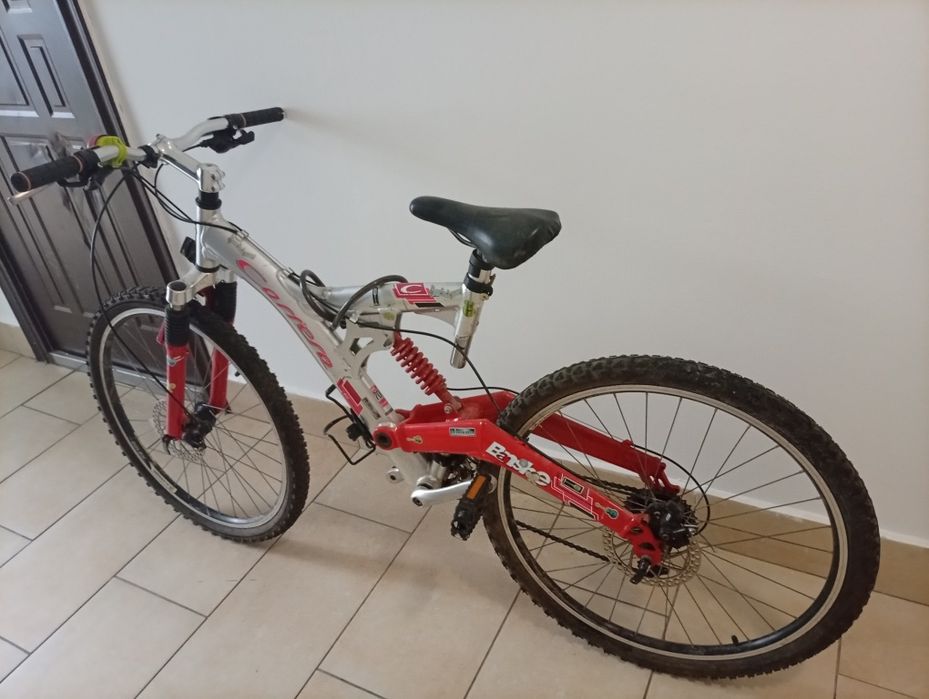Vând bicicletă tip montani Nike(MTB), potrivită pentru teren variat
