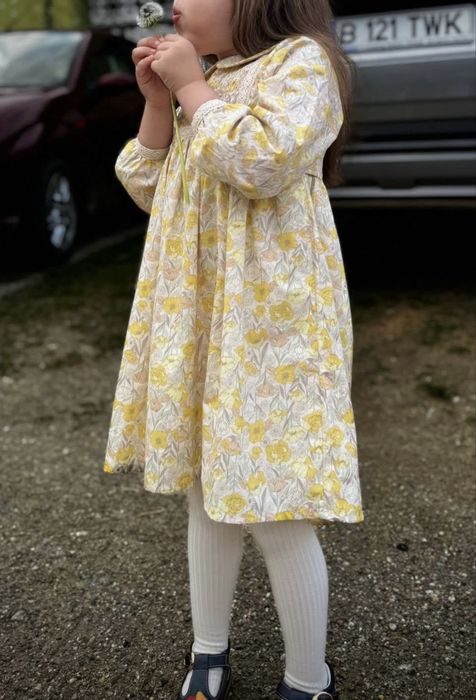 Rochita marimea 4-5 ani