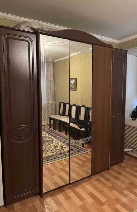 Продам Шифоньер.