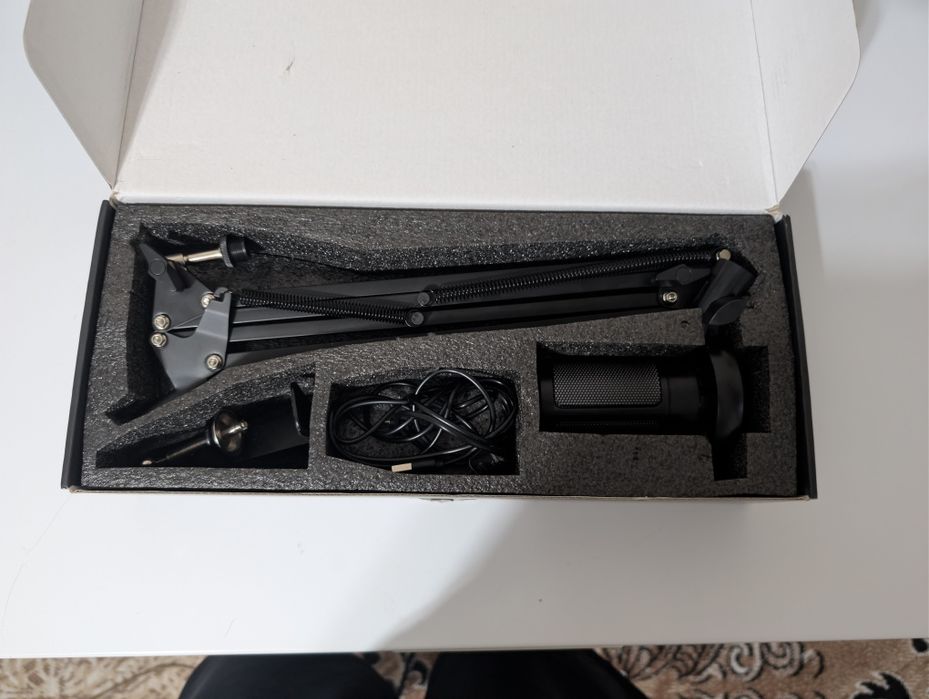 продам микрофон с кронштейном