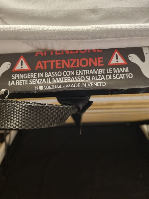 Pat tapițat cu somiera rabatabila,saltea si spatiu de depozitare  140