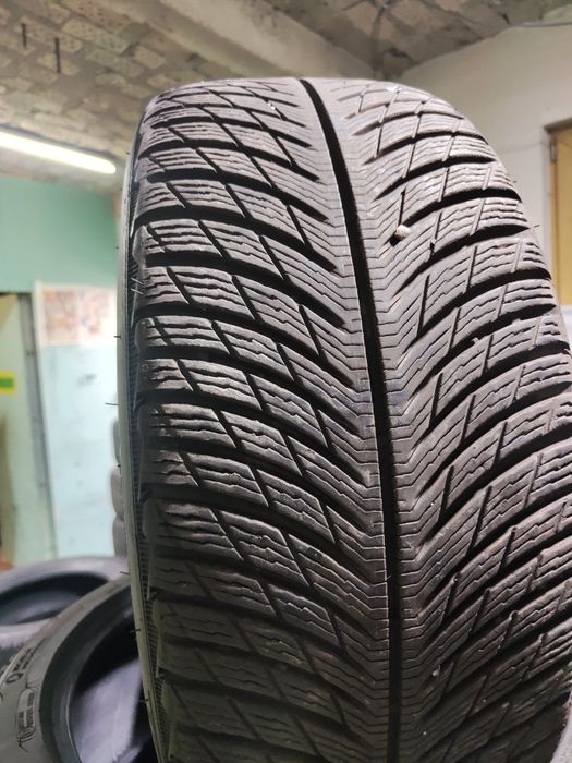 4 бр зимни 235/40/18 Michelin