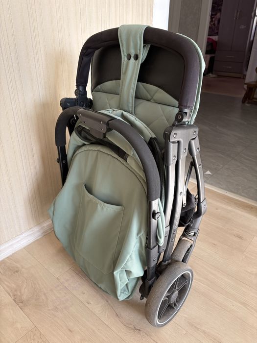 Коляска прогулочная