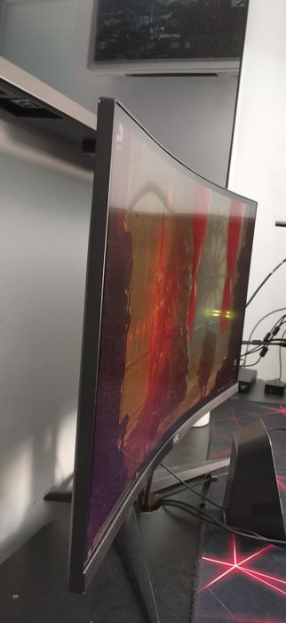 Геймърски Монитор AOC 27" VA 240Hz