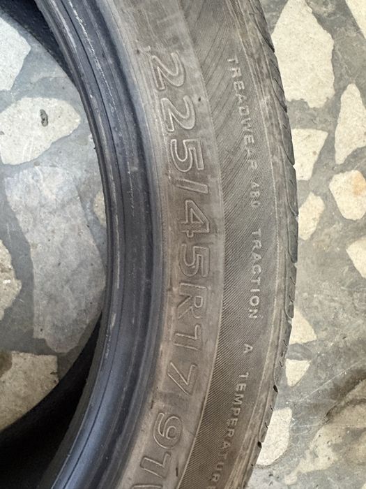 Продам шины на Elantra