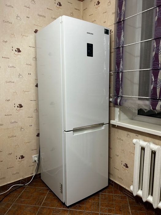 Холодильник Samsung в отличном состоянии