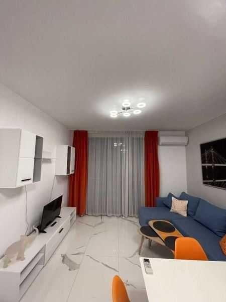 Двустаен апартамент в кв. Лагера