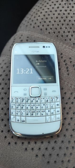 Продам сотовый телефон Nokia e6