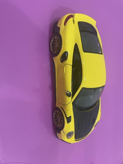 Porshe 911 gt машинка 1/24