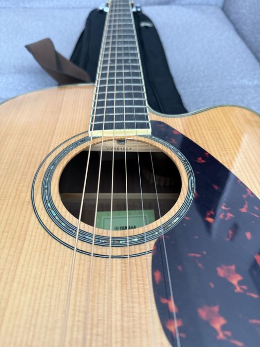 Электро-акустическая гитара Yamaha FGX830C