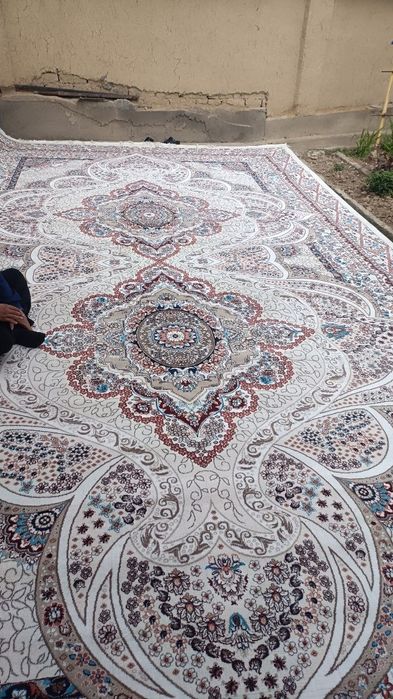 Gilam yengi sotladi narxi kelishilinadi