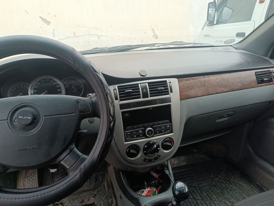 Lasetti jentra qilingan