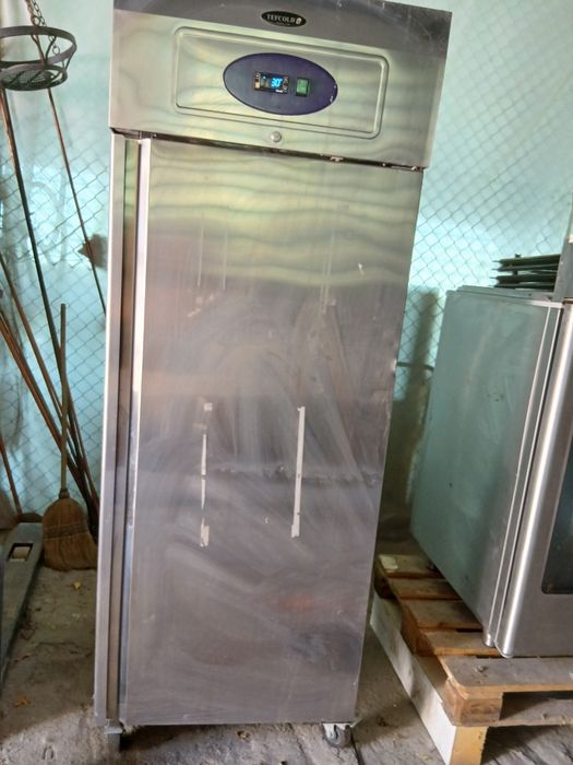 Vând frigider vertical inox