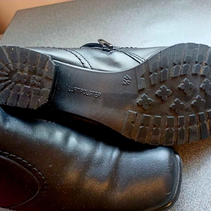 Продам ботиночки.