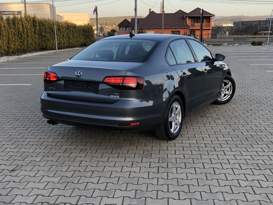 VW Jetta an fabricatie 12/2016 motor 2.0 tdi 110cp navigatie parktronic  comenzi volan jante euro 6