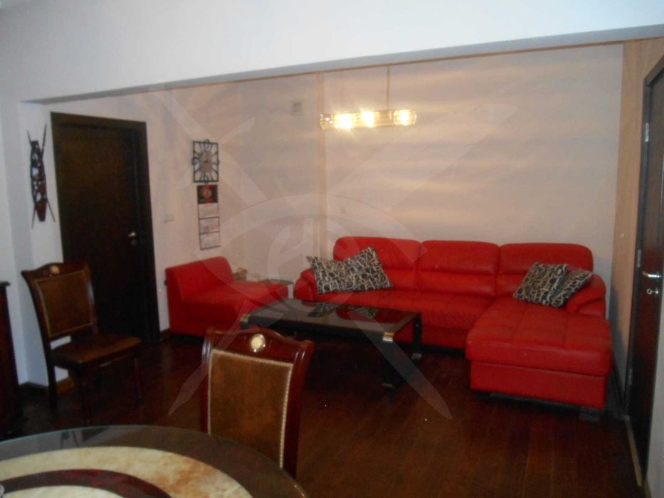 Дава се под наем Тристаен апартамент в Варна, ВИНС - 100 кв.м за 700 € - Снимка #1