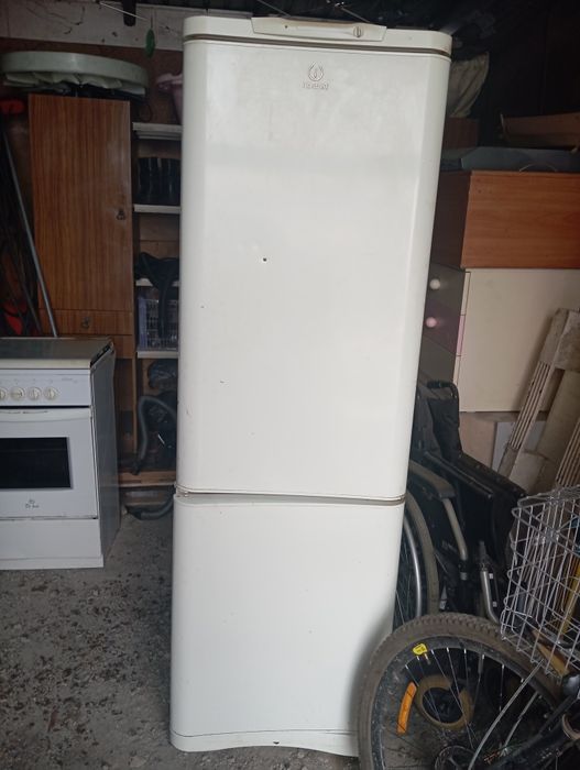 Продам холодильник