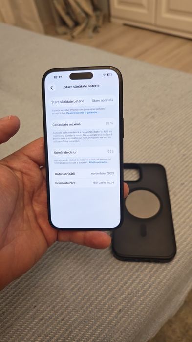 Vând iPhone 15 .....256