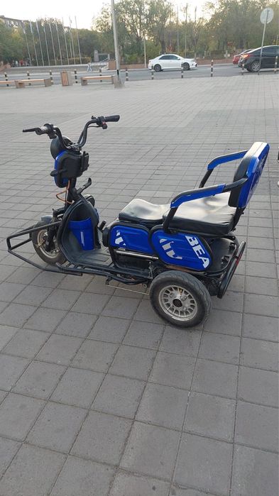 Трицикл электрический с зарядным устройством