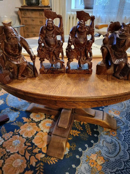 Ръчноизработени фигури от махагон