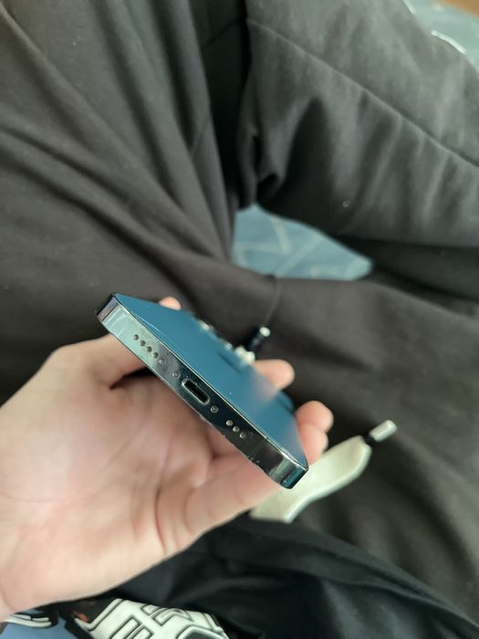 vand iphone 12pro urgent