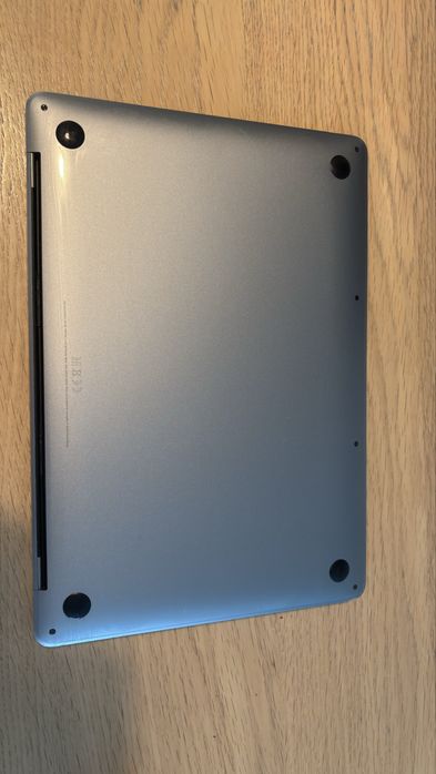 MacBook Pro 13” (2020, Intel)