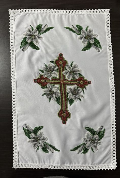 Prosop traditional romanesc cusut manual - motive bisericesti / Paste